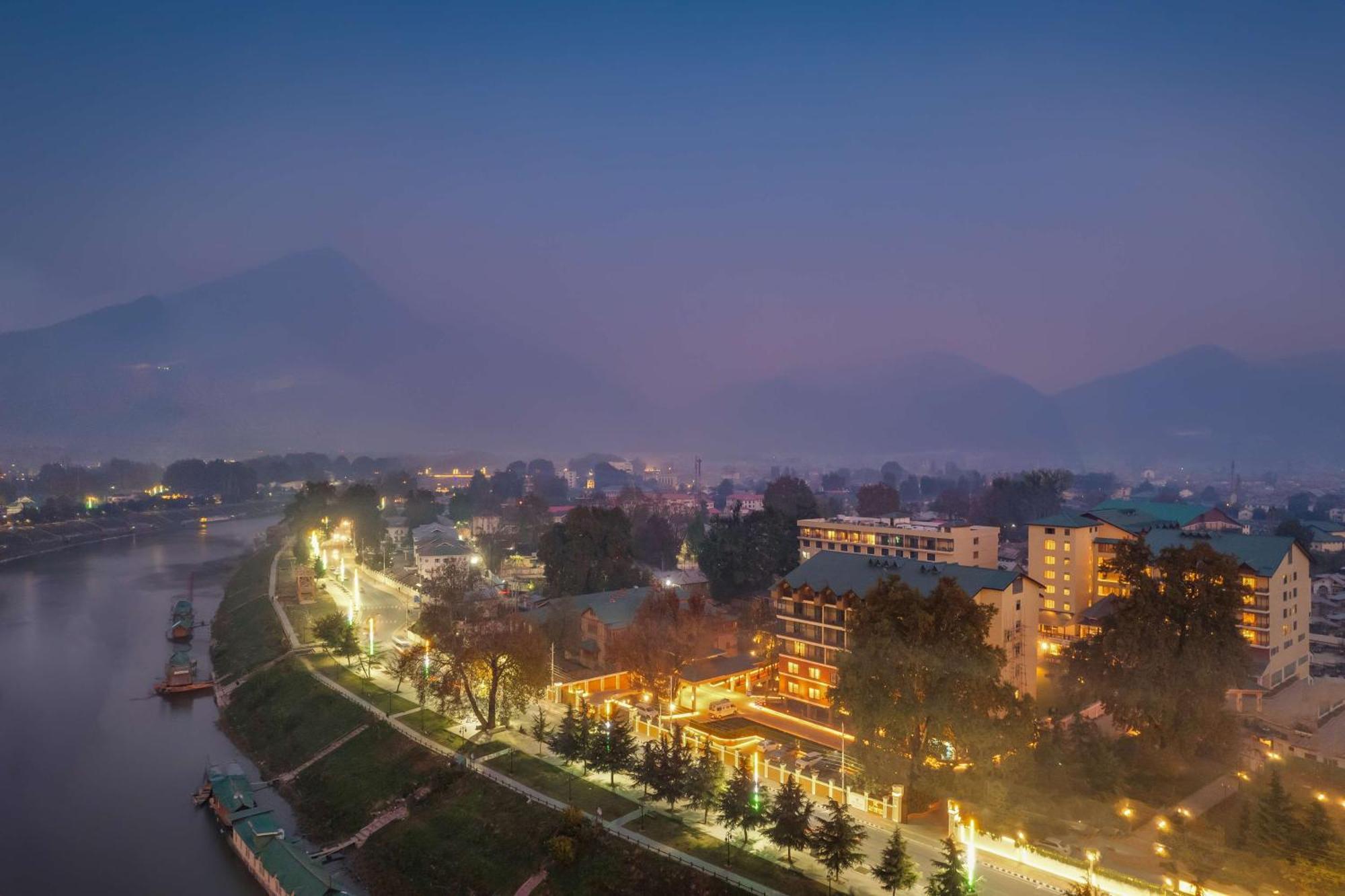 Radisson Collection Hotel & Spa, Riverfront Srinagar Εξωτερικό φωτογραφία