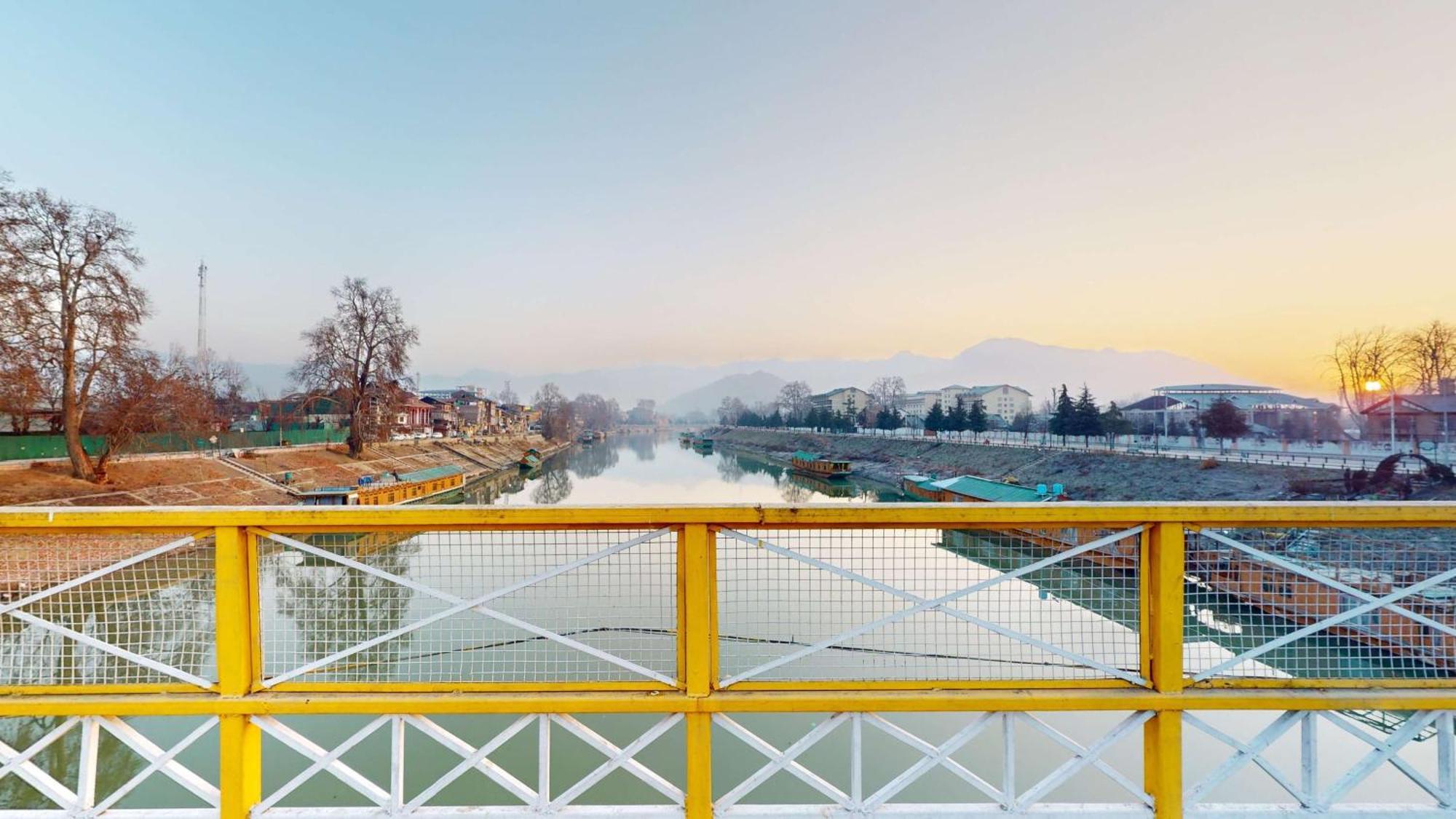 Radisson Collection Hotel & Spa, Riverfront Srinagar Εξωτερικό φωτογραφία